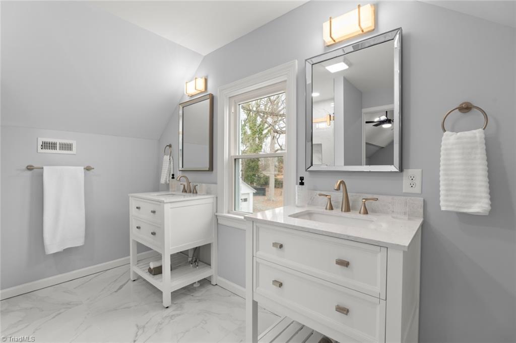 Winston-Salem, North Carolina 27106, United States, 3 Bedrooms Bedrooms, ,2 BathroomsBathrooms,Residential,Pending,7721