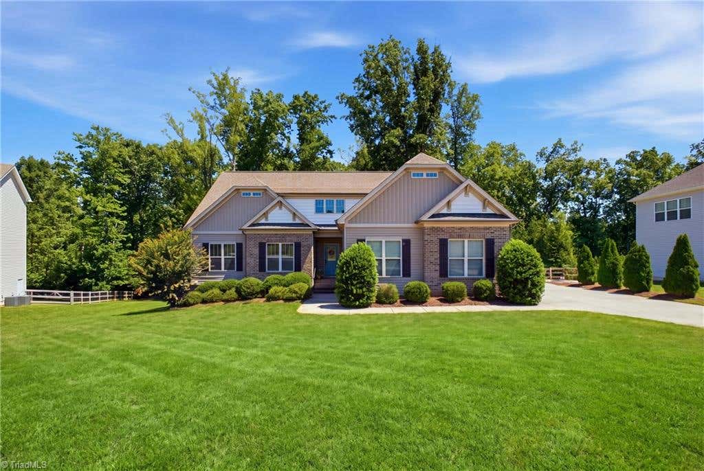 Photo of 5612 Crooked Oak Drive, Summerfield, NC 27358 (MLS # 1230008)
