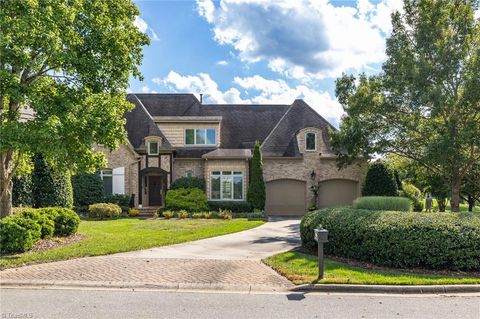 Photo for 2 Creswell Court