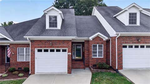 Townhouse For Sale - 122 Olde Manor Court<br/> Siler City, NC 27344