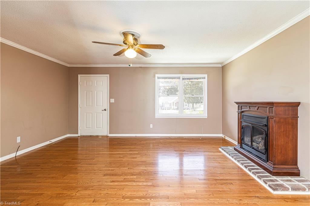 Photo 5 of 25 of 3202 Wellingford Drive house
