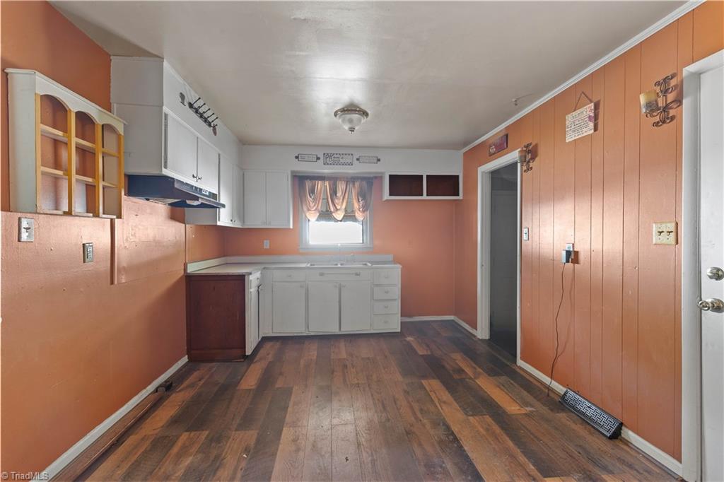 1517 Guest Street, Greensboro, North Carolina image 8