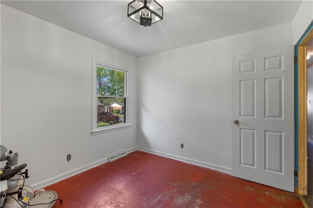 1517 Guest Street, Greensboro, North Carolina image 16