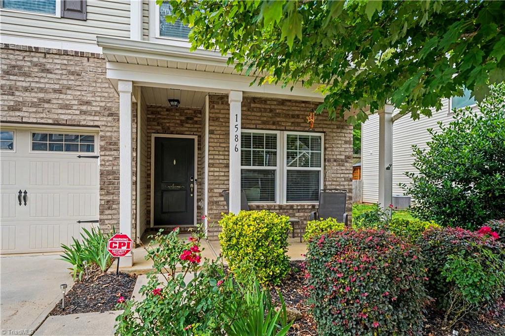 1586 Running Deer Drive