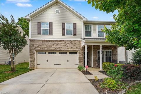 Homes For Sale - 1586 Running Deer Drive<br/> Forsyth County, Kernersville, NC 27284