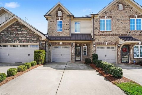 Townhouse For Sale - 770 King Fisher Lane<br/> High Point, NC 27265