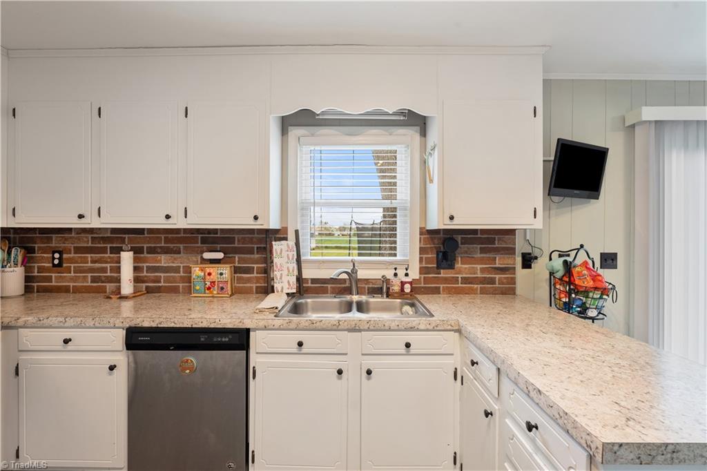 103 Deer Run Lane, Lexington, North Carolina image 16
