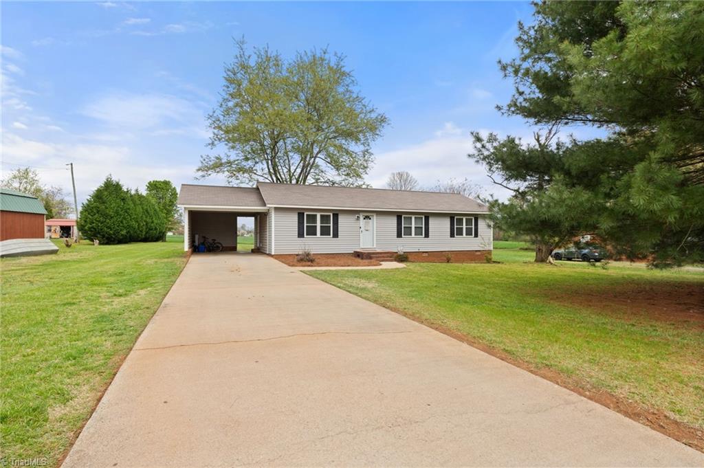 103 Deer Run Lane, Lexington, North Carolina image 2