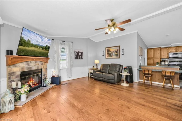 238 Pilgrim Ridge Road, photo 3 of 39
