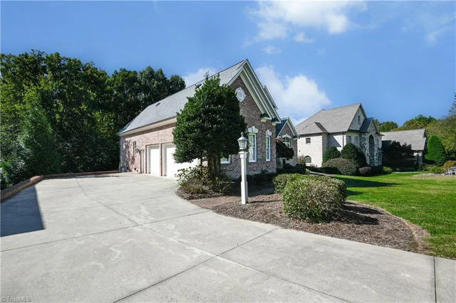 3905 Gaston Road, photo 4 of 37