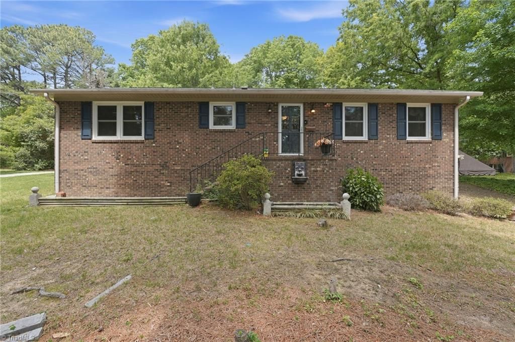 Photo of 2007 Sunnybrook Drive, Burlington, NC 27215 (MLS # 1218240)