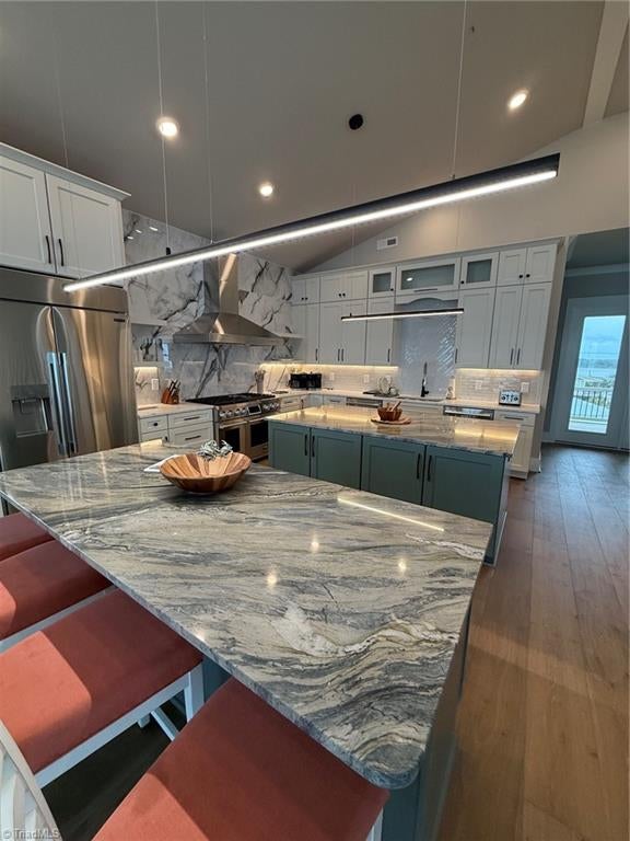 3048 Island Drive