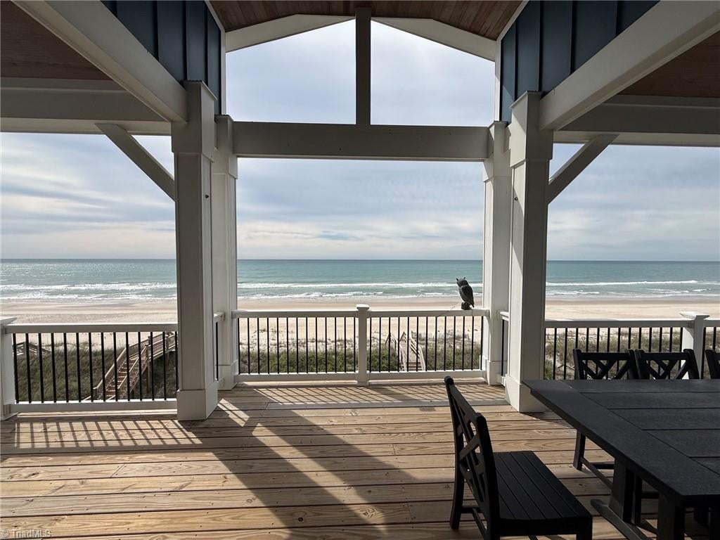 3048 Island Drive