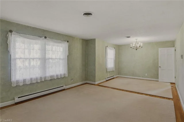 707 Fairidge Drive, photo 5 of 28