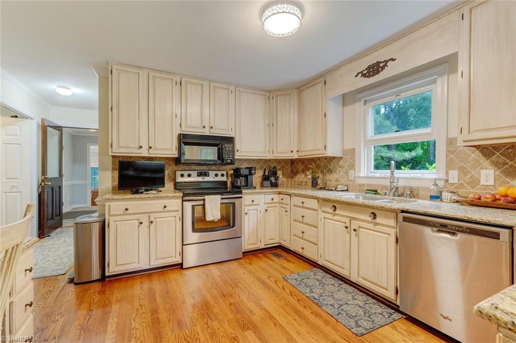 6614 Lantern Lane, Browns Summit, North Carolina image 13