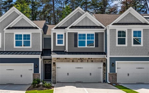 Townhouse For Sale - 5207 Maple Blossom Trail<br/> Greensboro, NC 27455