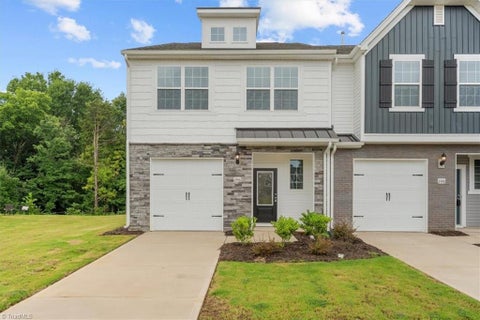 Townhouse For Sale - 2146 Willow Glen Drive<br/> Graham, NC 27253