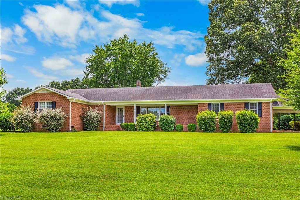 Photo of 300 E Lee Avenue, Yadkinville, NC 27055 (MLS # 1207812)