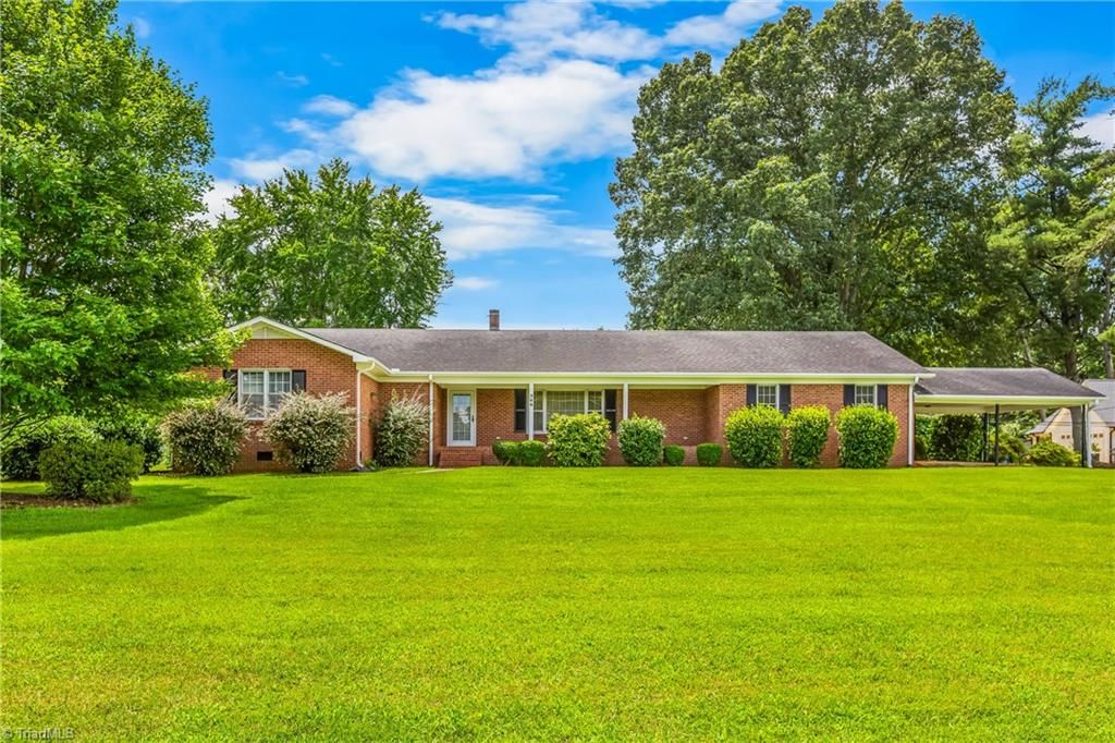 Photo of 300 E Lee Avenue, Yadkinville, NC 27055 (MLS # 1207812)