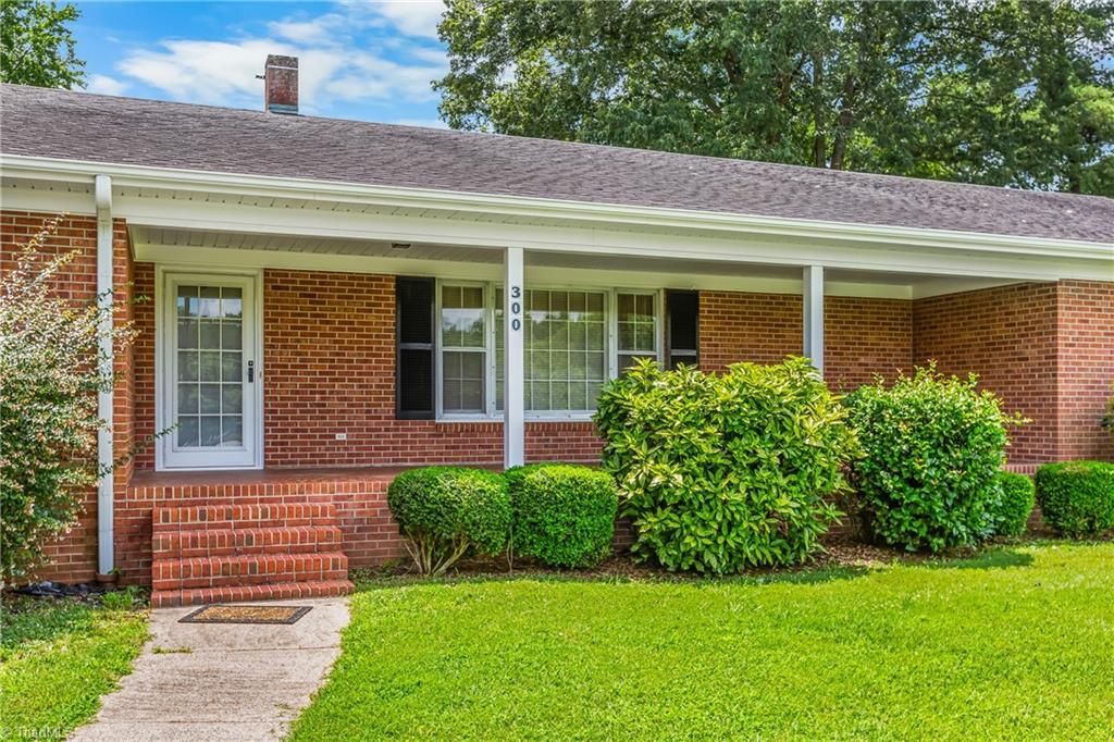 Photo of 300 E Lee Avenue, Yadkinville, NC 27055 (MLS # 1207812)