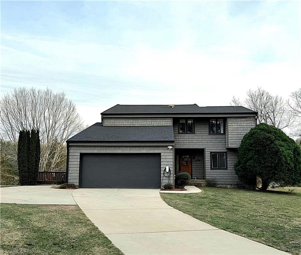 Photo of 6106 Pintail Court, Oak Ridge, NC 27310 (MLS # 1210144)