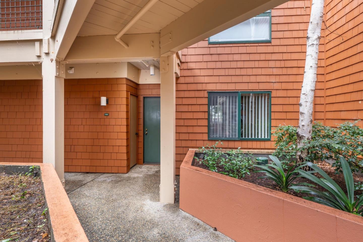 4250 El Camino Real C123