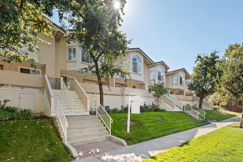 703 Hibiscus Place