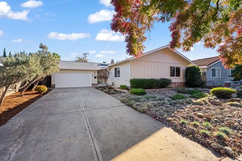 Photo of 1668 Nora Way, SAN JOSE, CA 95124 (MLS # ML82026355) Photo of 1668 Nora Way, SAN JOSE, CA 95124 (MLS # ML82026355)