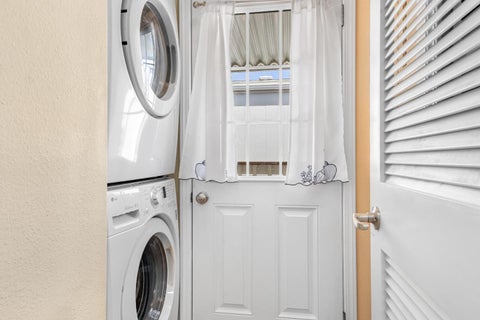 Tiny photo for 1555 Merrill Street #7, SANTA CRUZ, CA 95062 (MLS # ML82056663)