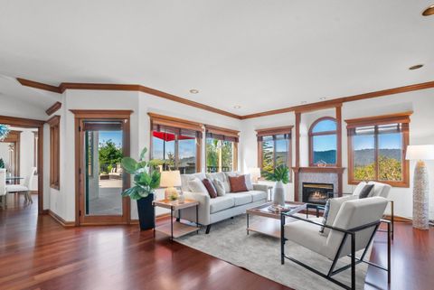 Photo of 17 Kite Hill Road, Santa Cruz, CA 95060 (MLS # ML82041929)