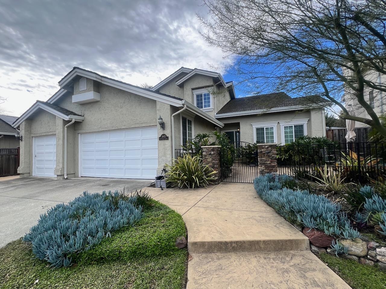 15925 El Pajaro Court