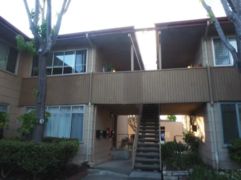 1555 Marina Court Unit F, San Mateo, CA 94403 - #: ML82046891