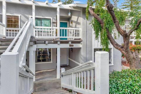 Photo of 5302 Cribari Heights, SAN JOSE, CA 95135 (MLS # ML81994842)