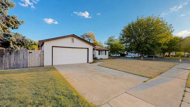 1405 Tamarack Avenue