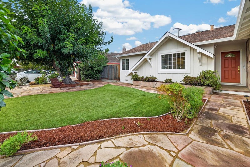 3483 Emmett Place