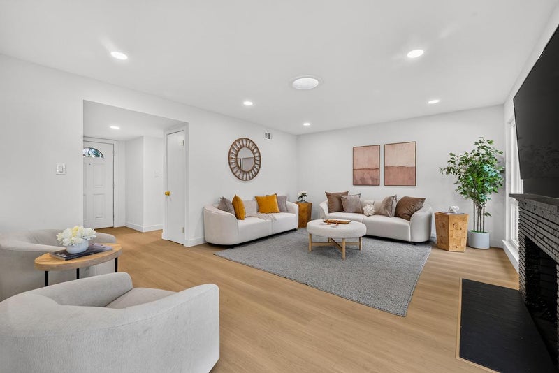 3483 Emmett Place