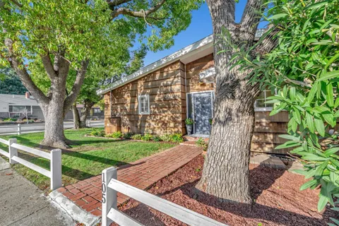 105 Brook Street, San Carlos, CA 94070 - #: ML81997031