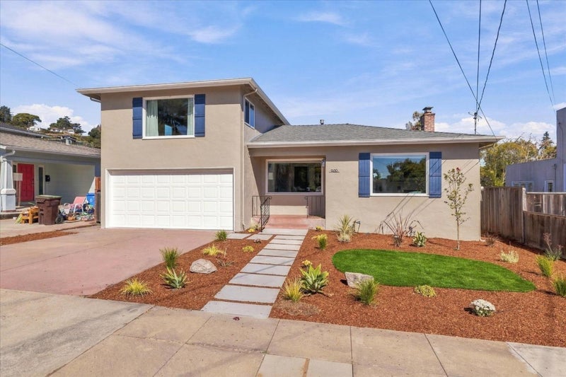 900 Walnut Avenue