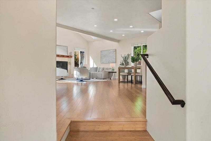 4585 Dawn Lane
