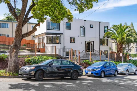 252 Euclid Avenue, Oakland, CA 94610 - #: ML82042705