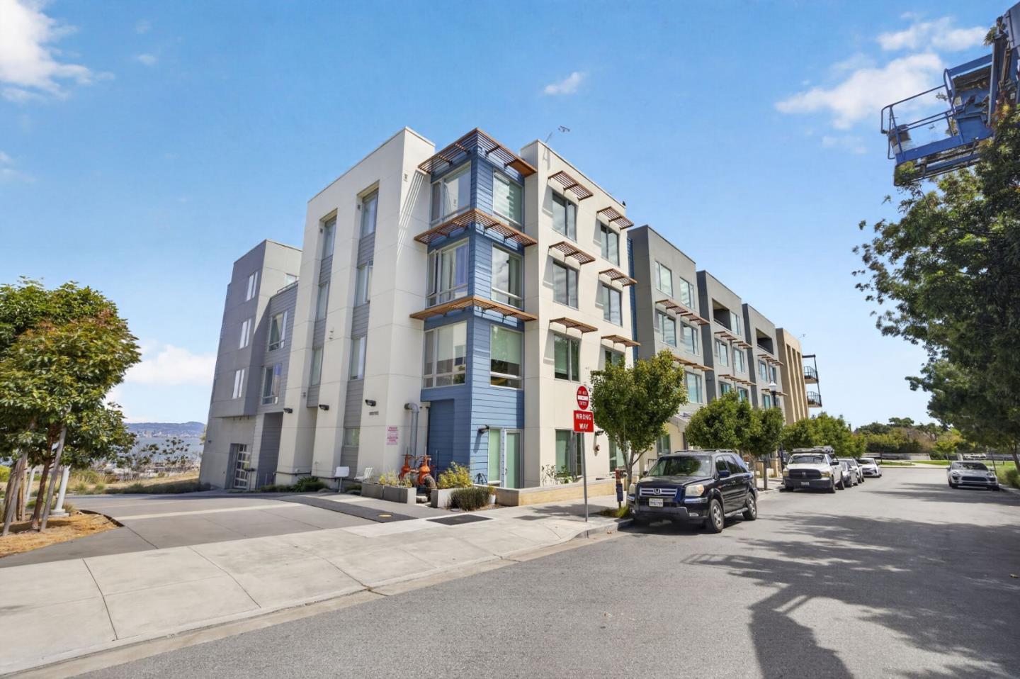 52 Innes Court 202