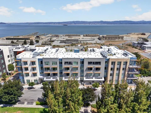 52 Innes Court Unit 202, San Francisco, CA 94124 - #: ML82059132