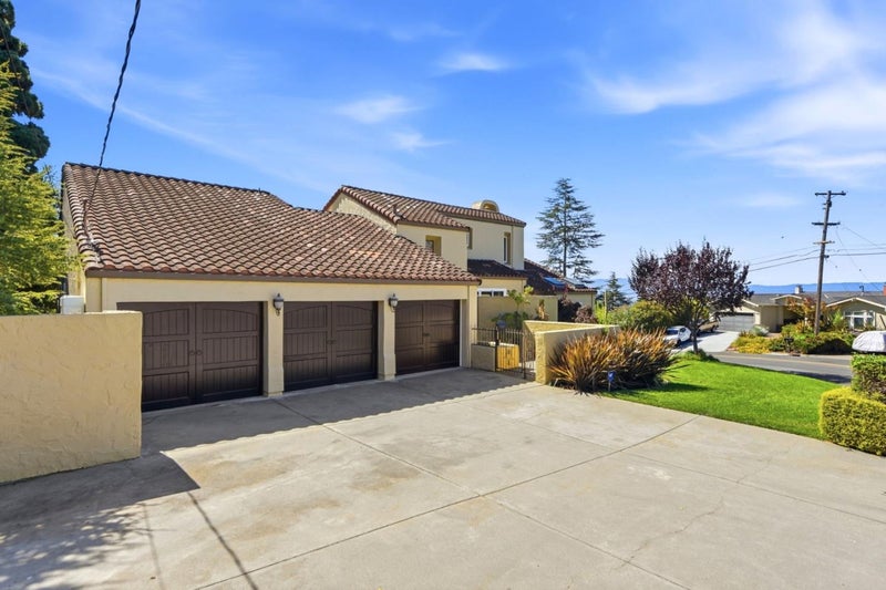 15800 Simoni Drive