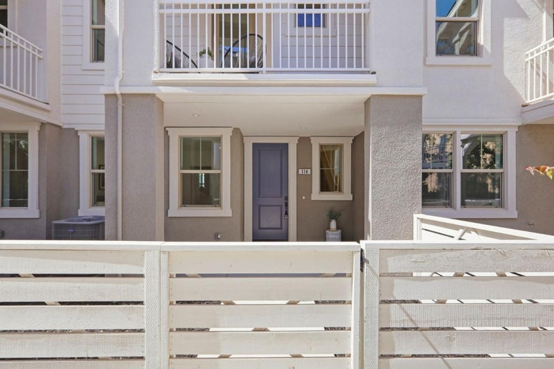114 Oak Circle