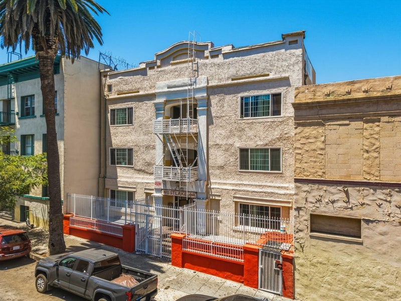 711 South Westlake Avenue