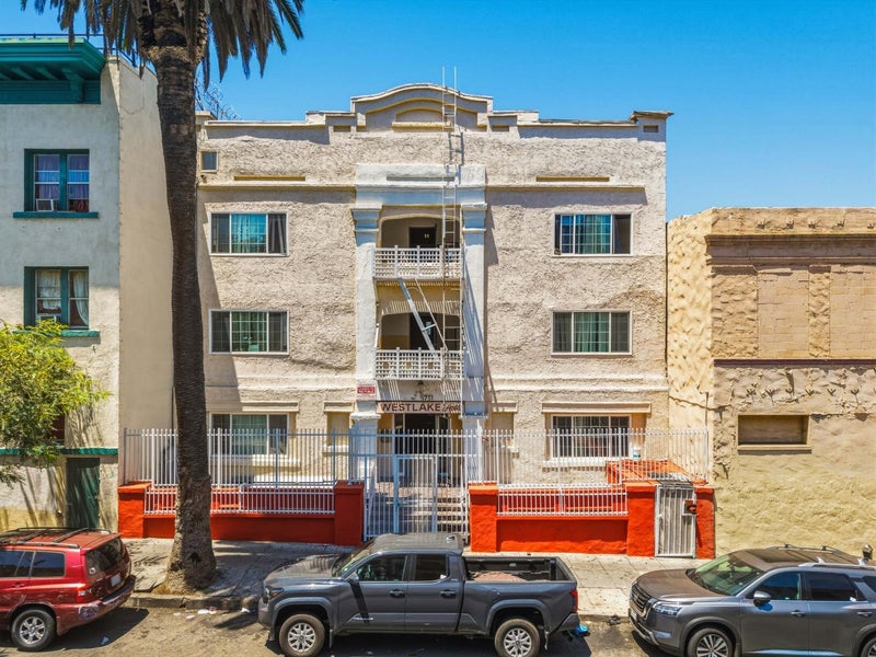 711 South Westlake Avenue
