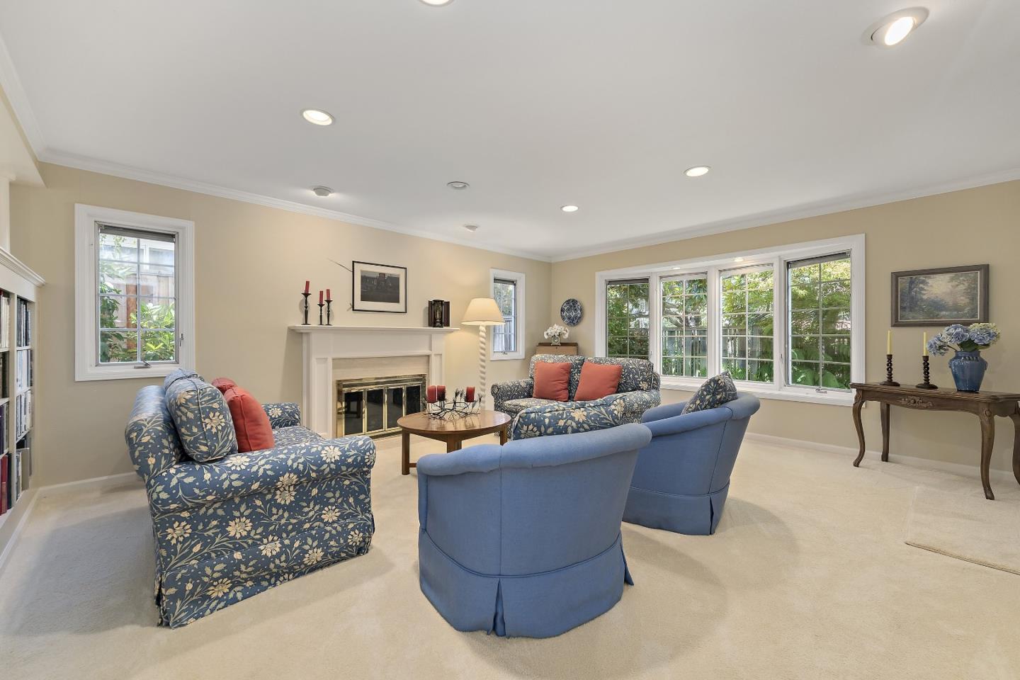 770 Mora Drive