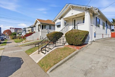 Tiny photo for 940 37th, OAKLAND, CA 94608 (MLS # ML82029242)