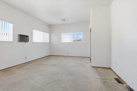 Tiny photo for 940 37th, OAKLAND, CA 94608 (MLS # ML82029242)