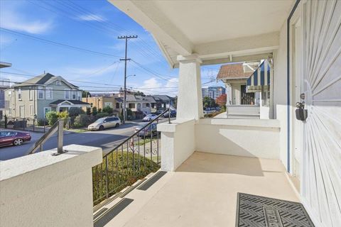 Tiny photo for 940 37th, OAKLAND, CA 94608 (MLS # ML82029242)